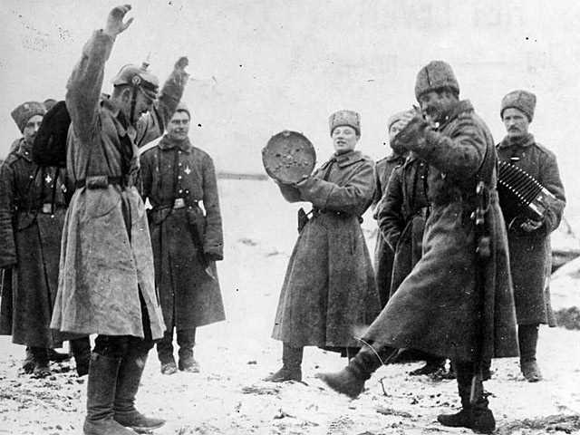 Почему германцев называют немцами в России?