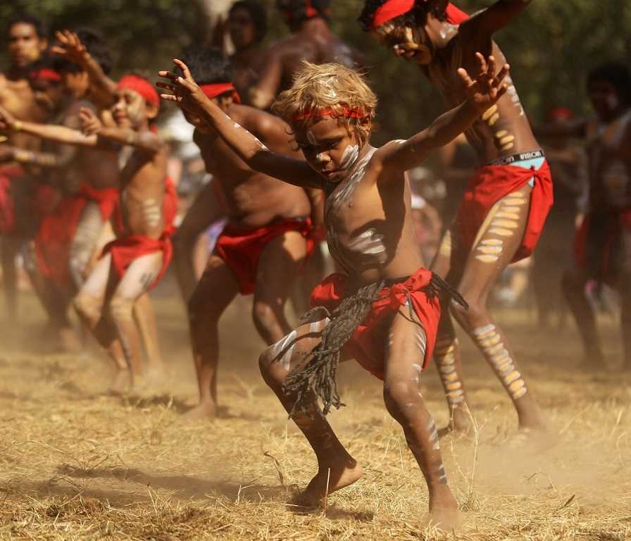 Сколько процентов аборигенов Австралии уничтожили?