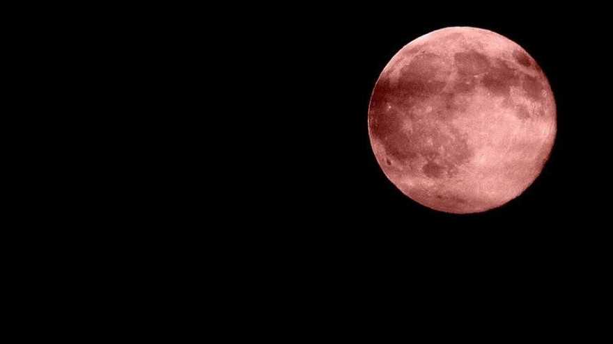 Редкие природные условия для образования розовой луны